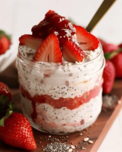 Strawberry Cheesecake Overnight Oats Recipe