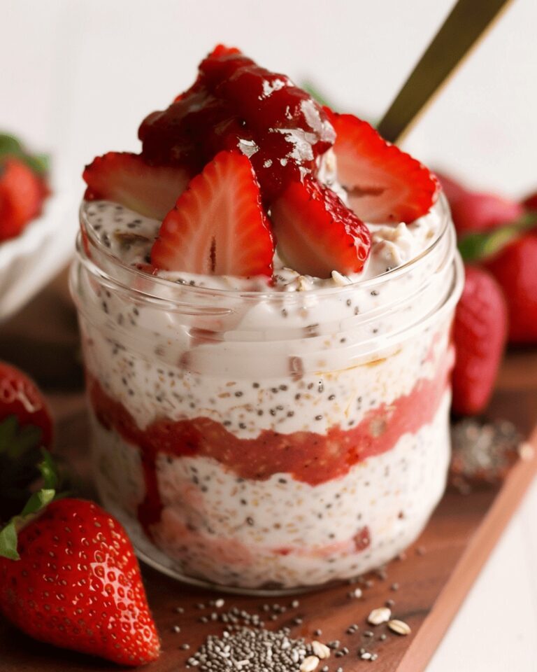Strawberry Cheesecake Overnight Oats Recipe
