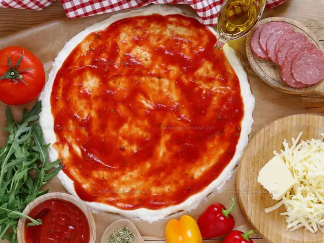 How to Make Pizza Sauce in a Flash