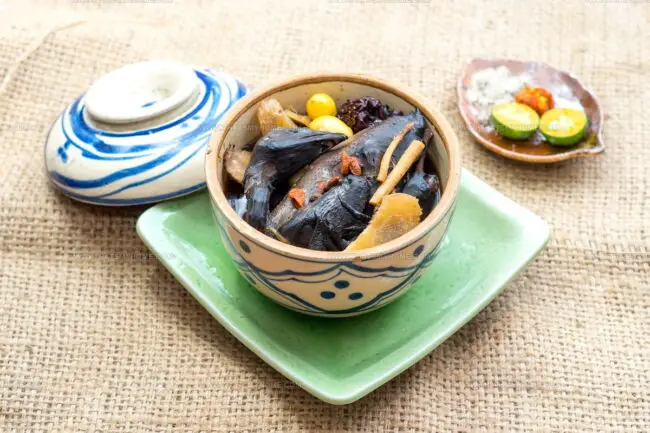Black Chicken Hotpot (Lau Ga En)