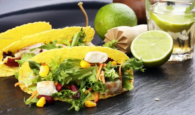 How Do Cultural Influences Shape Southern American Sandwich and Wrap Styles?
