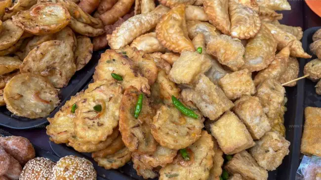What Ingredients Are Commonly Used in Asian Savory Pastries?