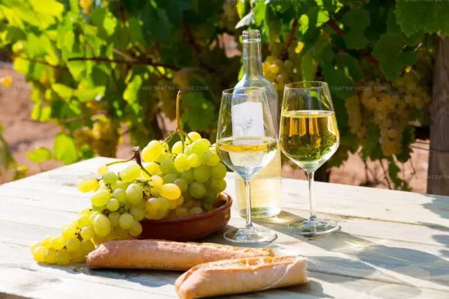 What Winemaking Techniques Are Common in Italian White Wine Production?