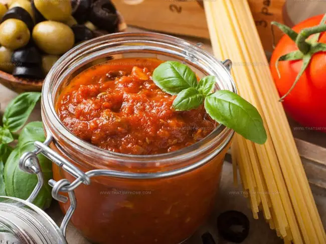Making Homemade Pasta Sauce